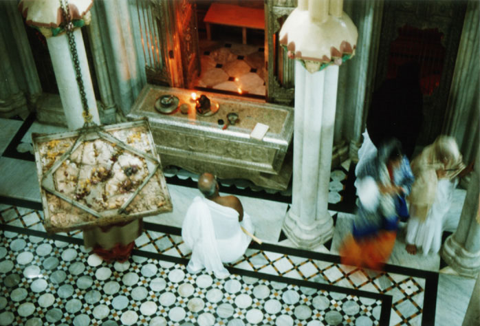 Mombay (Bombay) Jain Temple Prayer